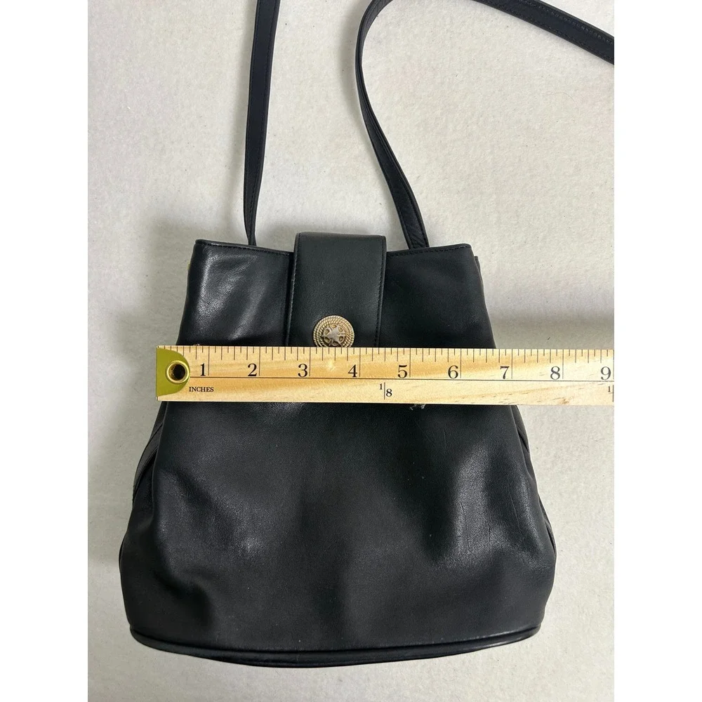 Vintage 90s Vanessa Women Sm Black Leather Crossbody‎ Bag Gold Crest Flap Purse